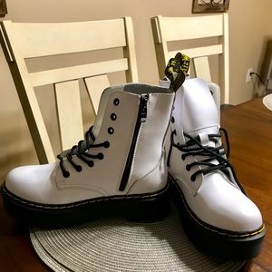 Women’s leather white boots